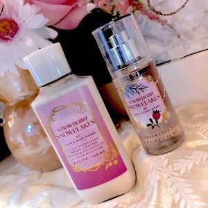 🆕 Bath & Body Works Ltd Edition 2-Piece “Strawberry Snowflakes” Body Care Set